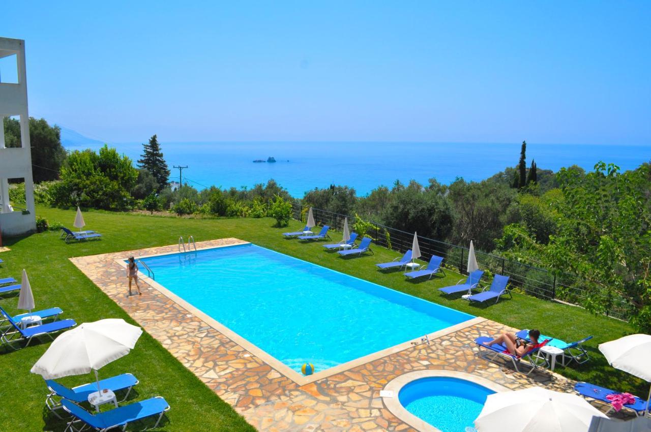 Luxury Loft Apartment With Pool - Pelekas Beach, Corfu ภายนอก รูปภาพ
